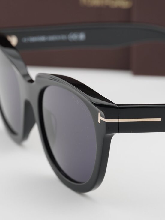 Tom Ford Tamara-02 FT1114 01A Oval Sunglasses - Black / Smoke main image 4